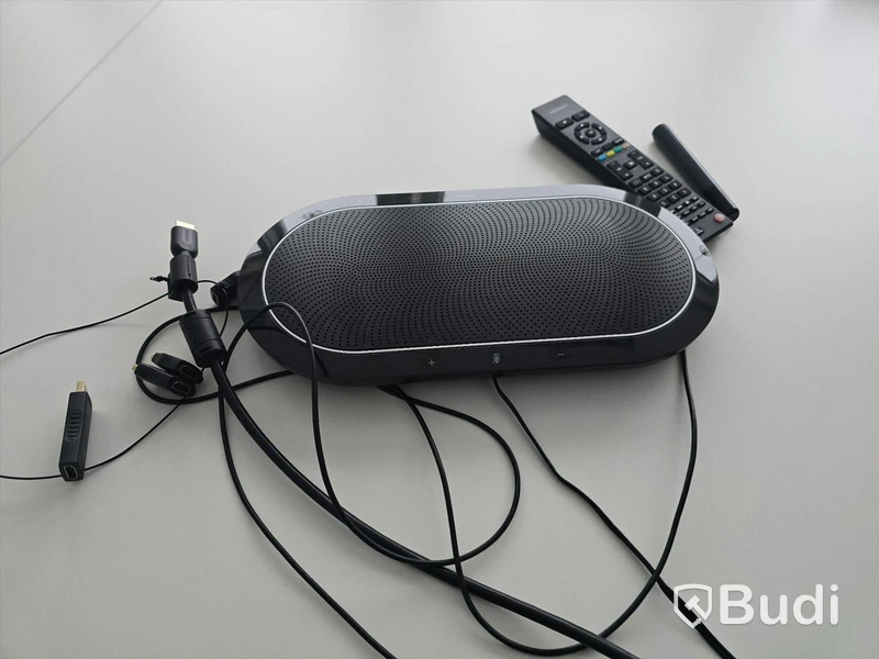 Kontorsinredning, tv-skärmar, konferensmöbel, mm