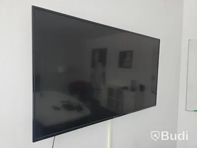 Kontorsinredning, tv-skärmar, konferensmöbel, mm