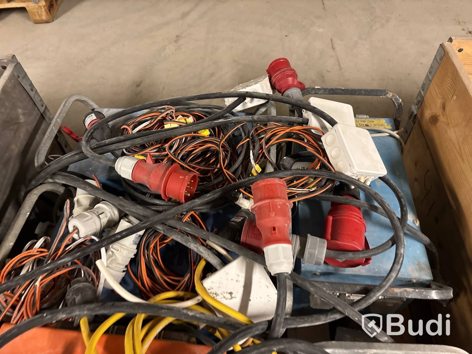 Byggcentraler, elkablage 400V, belysning & värmefläktar - 3 pall