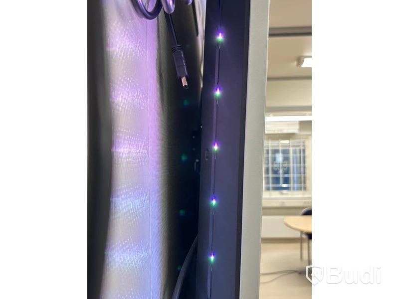 70” TV Philips med väggfäste
