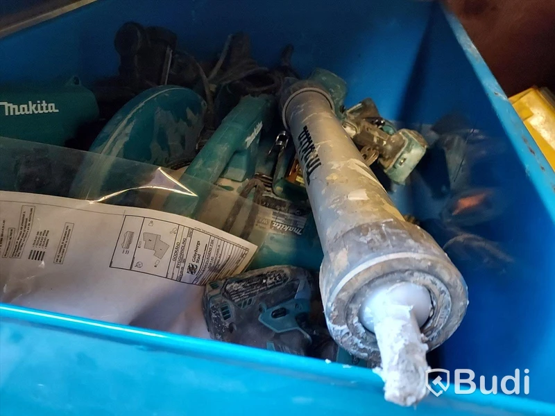 Container 20 fot, isolerad med el och värmefläkt inkl innehåll