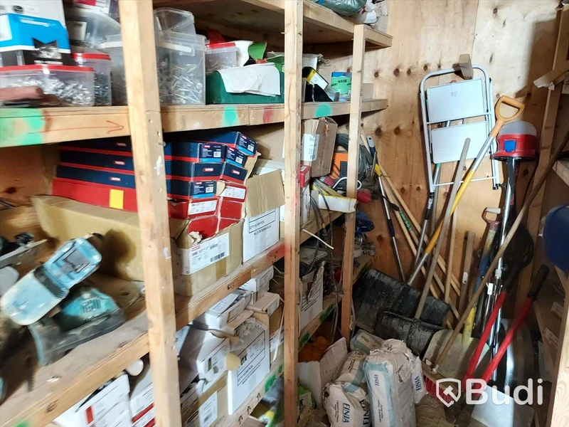Container 20 fot, isolerad med el och värmefläkt inkl innehåll
