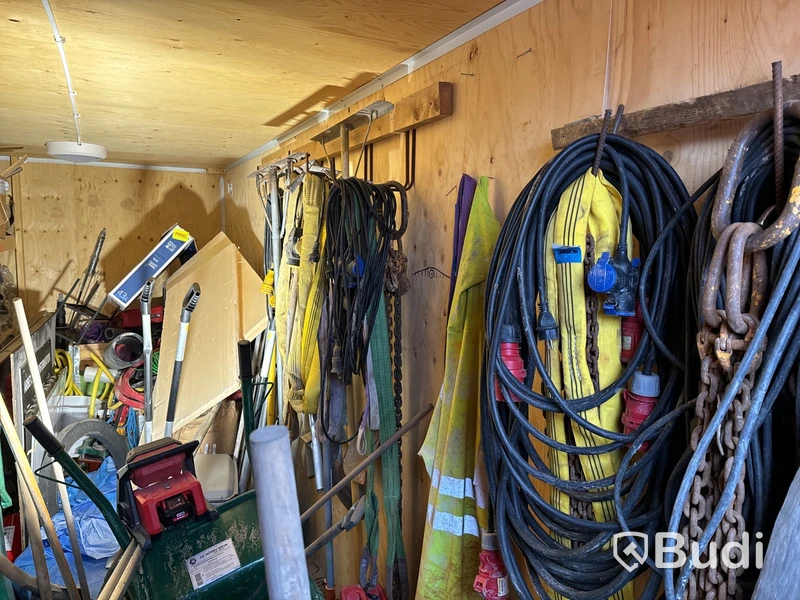 Container, 20 fot inklusive innehåll
