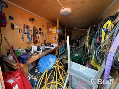 Container, 20 fot inklusive innehåll