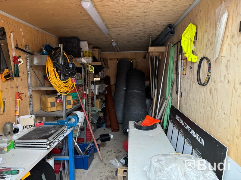 Container, 20 fot inklusive innehåll