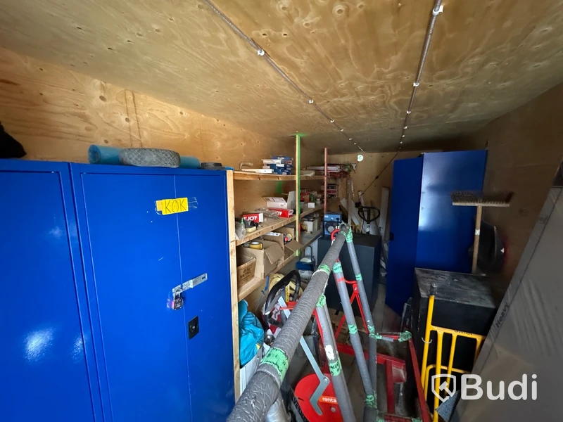 Container, 20 fot inklusive innehåll