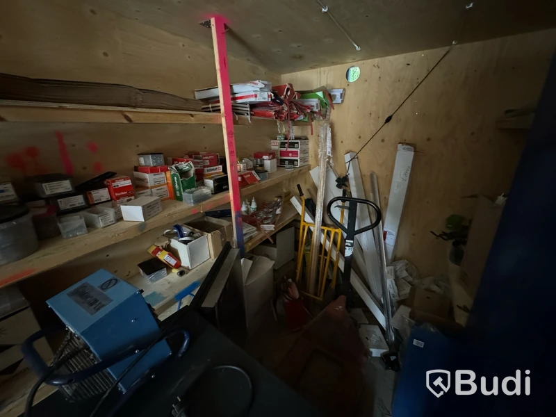 Container, 20 fot inklusive innehåll