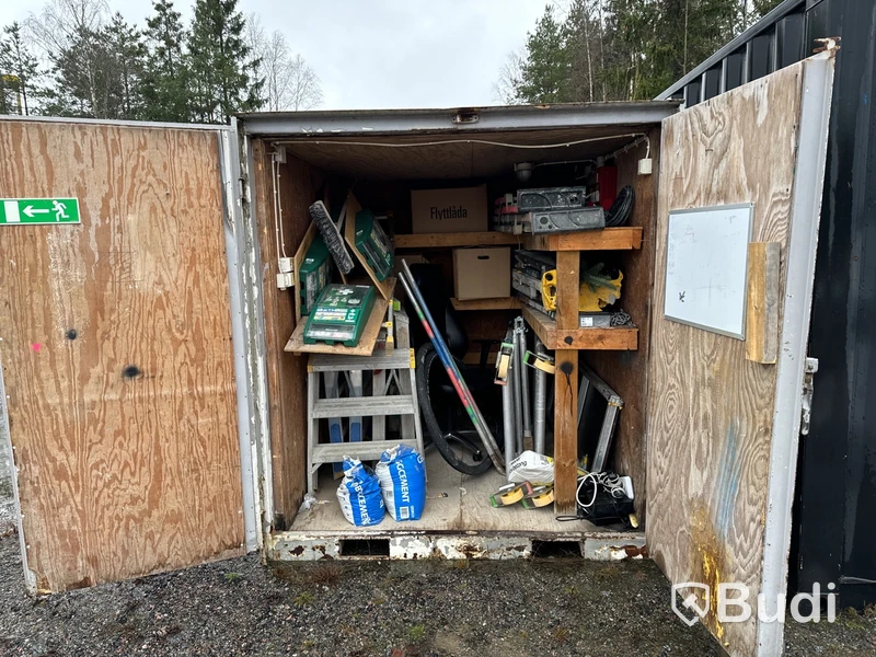 Redskapscontainer inklusive innehåll
