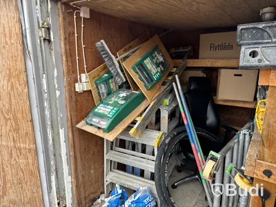 Redskapscontainer inklusive innehåll