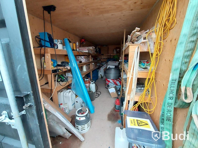 Container 20" isolerad, elcentral, värmefläkt inkl innehåll