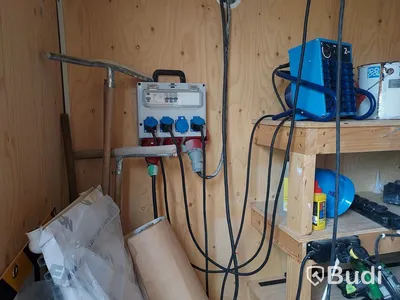 Container 20" isolerad, elcentral, värmefläkt inkl innehåll