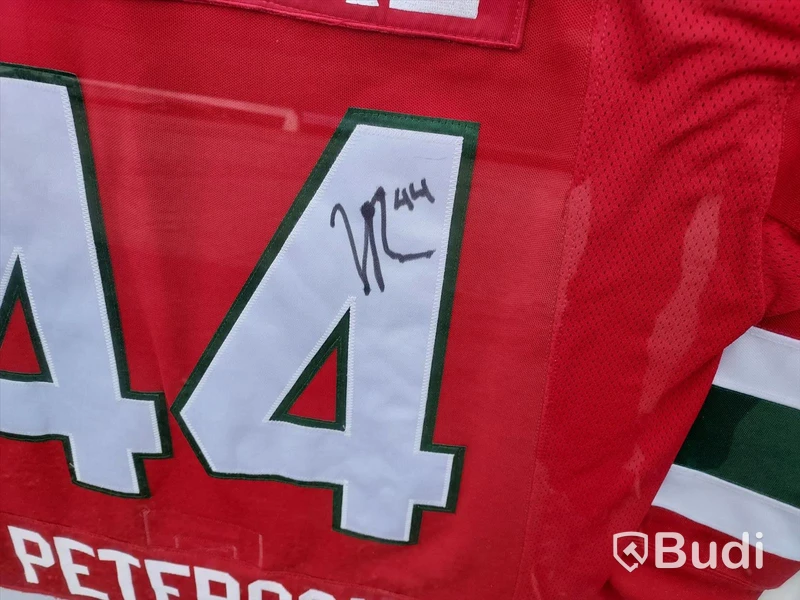 Hockeytröjor Västra Frölunda nr 25 samt 44 signerade
