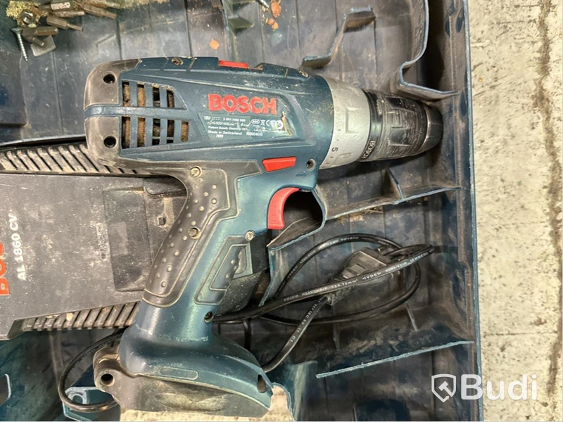 Borrmaskin Bosch GSR 18-V-LI Professional med batterier och laddare