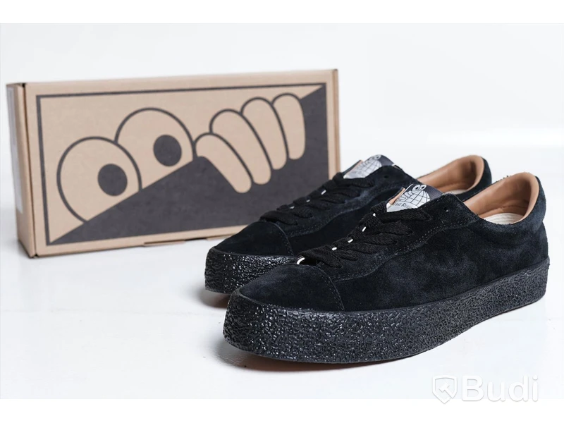 Sneakers - Last Resort, VM002 (Black Black) Suede - strl 43. Nypris 799 kr