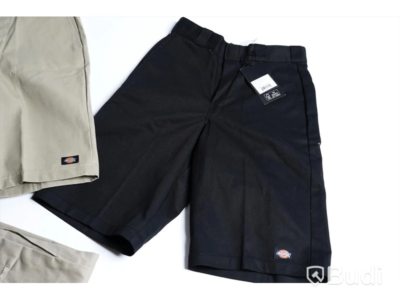 Dickies, 3-pack - arbetsshorts, Multi Pocket 13″ (loose fit) - strl W30. Nypris 1947 kr