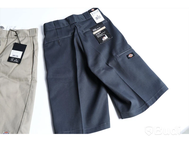 Dickies, 2 st - arbetsshorts, Multi Pocket 13″ (loose fit) - strl W28. Nypris 1298 kr