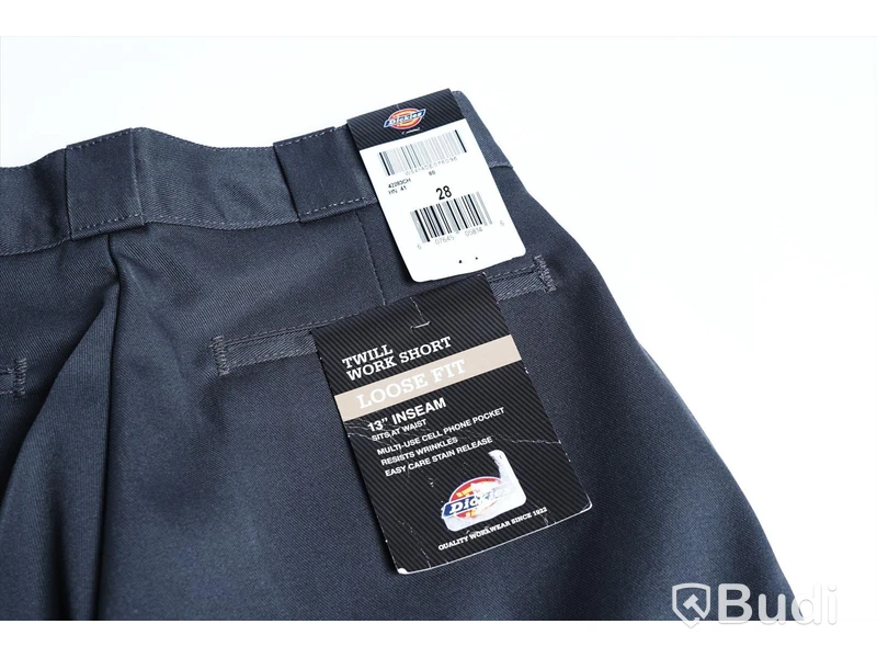 Dickies, 2 st - arbetsshorts, Multi Pocket 13″ (loose fit) - strl W28. Nypris 1298 kr