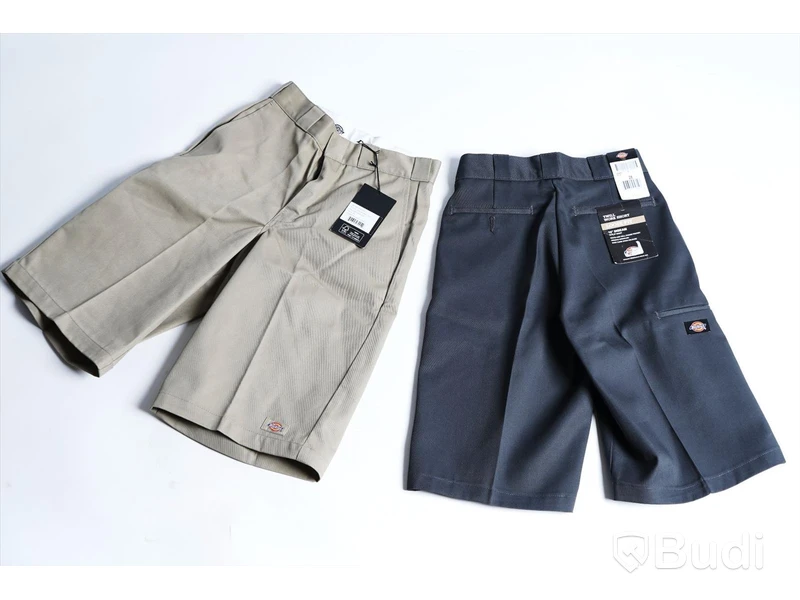 Dickies, 2 st - arbetsshorts, Multi Pocket 13″ (loose fit) - strl W28. Nypris 1298 kr