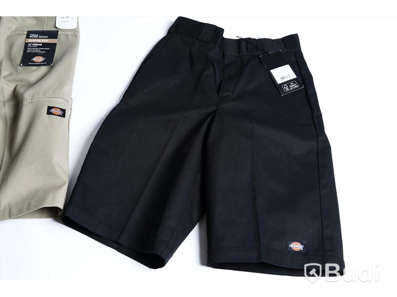 Dickies, 2 st - arbetsshorts, Multi Pocket 13″ (loose fit) - strl W28. Nypris 1298 kr