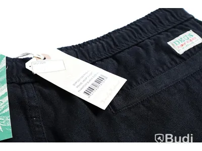 Deus/Carhartt, 2 st shorts - Cargo strl W36 - Deus strl XL. Nypris 2349 kr