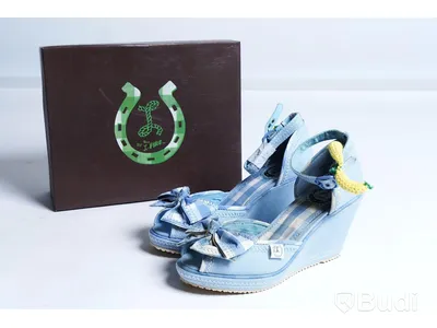 Sandaletter - Miss L-Fire, Moniterrey Cobalt  - stl 39. Nypris 979 kr. OBS! Vänstersko har varit utställnings-/provsko och har lite färgdefekt.