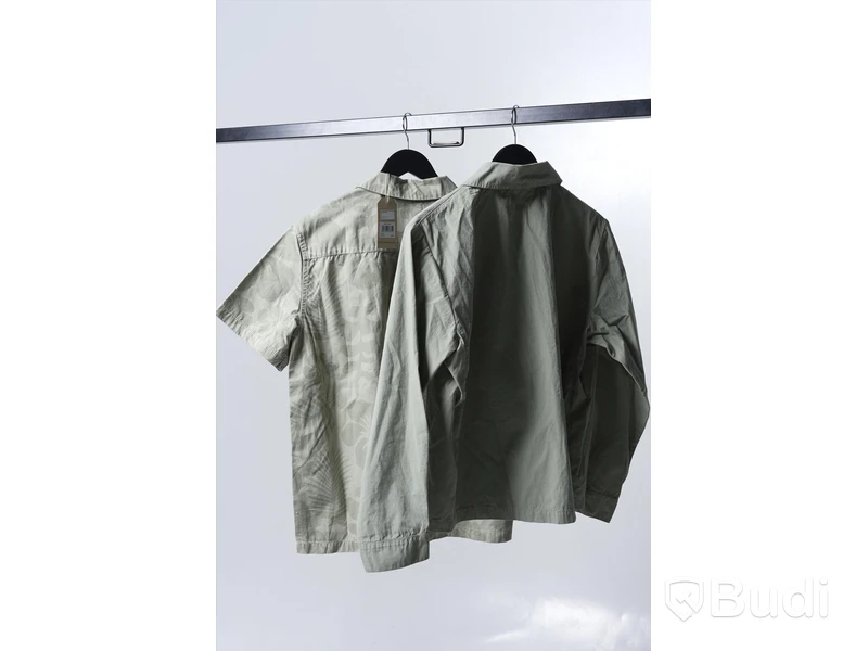 Skjorta 2st, strl M - TSPTR Dry Goods. Nypris 4 490kr.