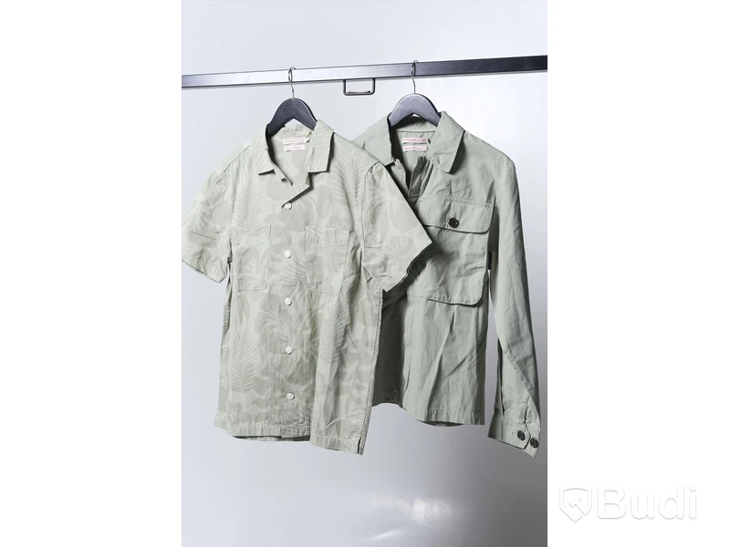 Skjorta 2st, strl M - TSPTR Dry Goods. Nypris 4 490kr.