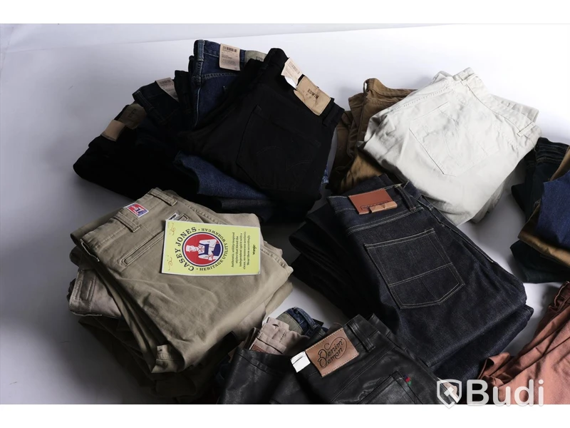 Jeans/Chinos i parti (ca 38 par)- Wrangler, Edwin m.m. Olika storlekar.