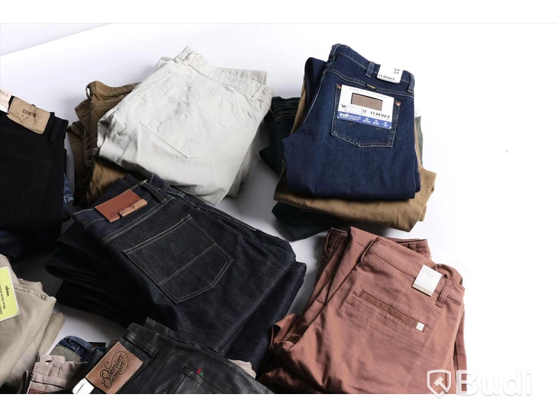 Jeans/Chinos i parti (ca 38 par)- Wrangler, Edwin m.m. Olika storlekar.