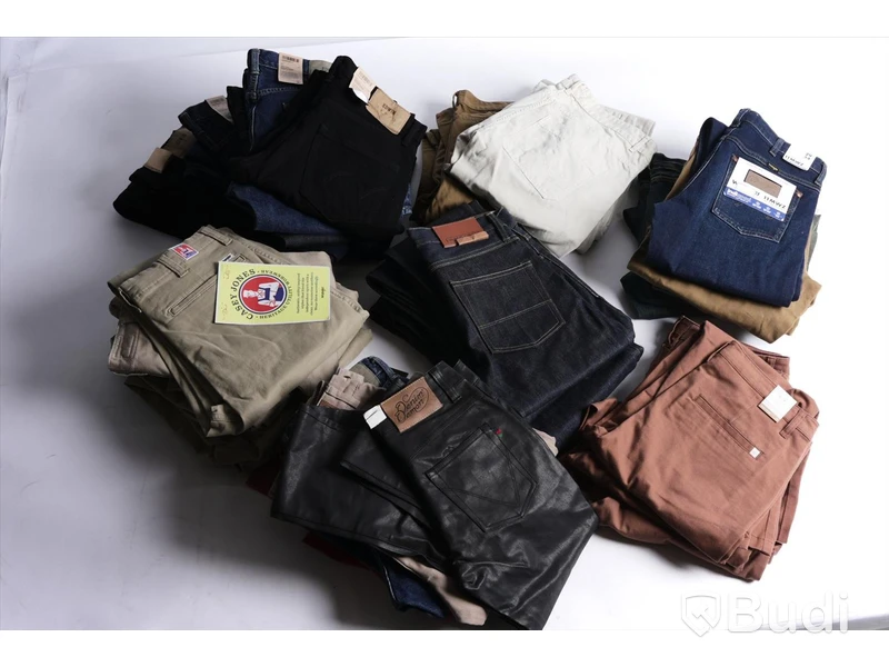 Jeans/Chinos i parti (ca 38 par)- Wrangler, Edwin m.m. Olika storlekar.