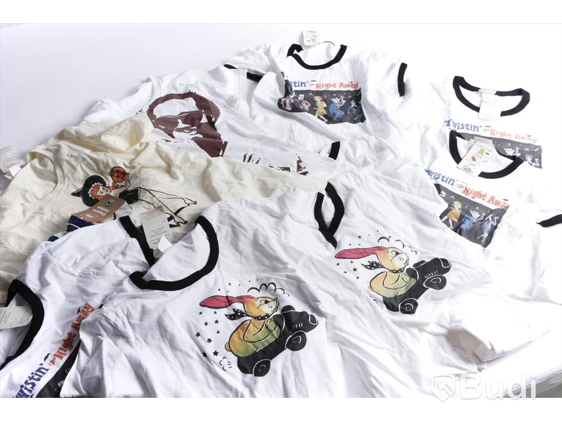 T-shirt i parti (ca 12 st). Olika storlekar (dam).