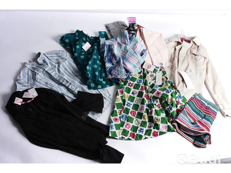 Kjolar, jeans, blus i parti. Olika storlekar (dam).