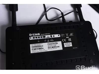 Kontorskit - 2 st Datorskärmar (HP & Samsung), Tangentbord, Router mm.