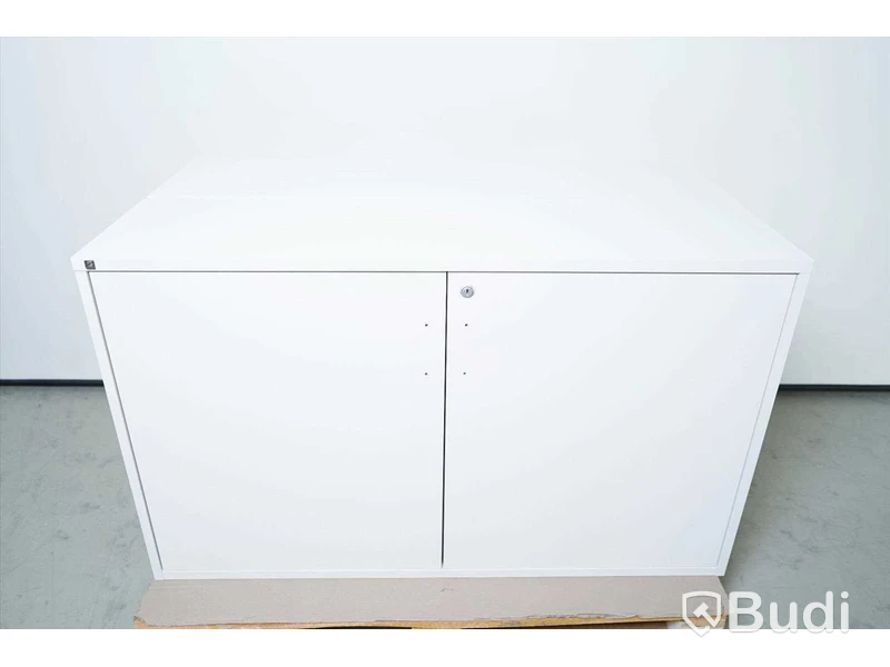Skåp 2st, låsbara skåp i trämaterial. Ny.