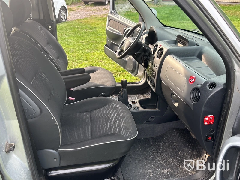 Peugeot Partner Kombi | 23525 mil | 2007