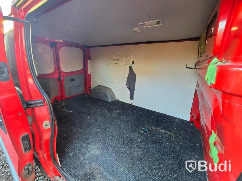 AVSTÄLLD Renault Trafic Van 2.0 TDI | 2014 | 18239 mil