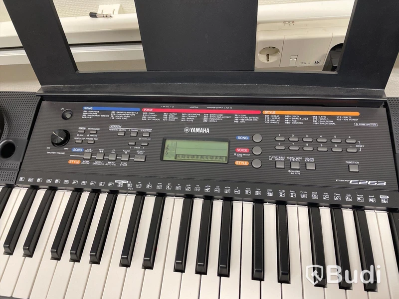 Keyboard Yamaha PSR E263