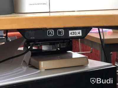 Elektriskt höj och sänkbart skrivbord