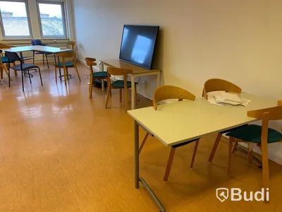 5 skrivbord, 31stolar