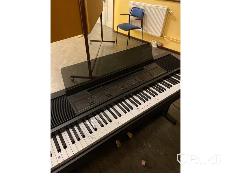 Clavinova Yamaha och Förstärkare med mig Harley Benton