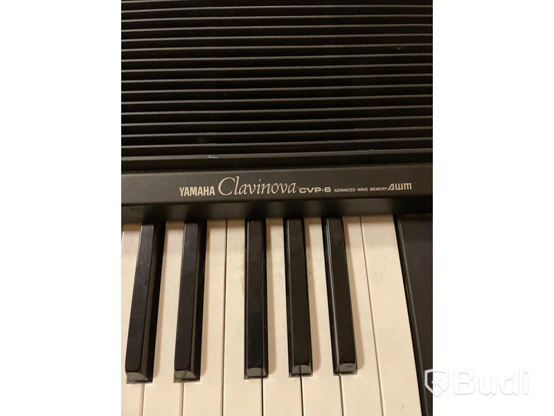 Clavinova Yamaha och Förstärkare med mig Harley Benton
