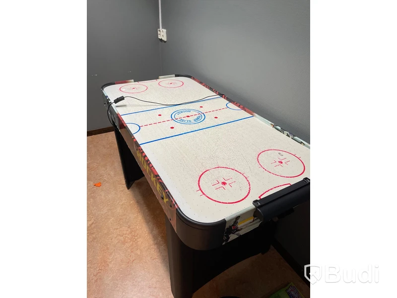 2st Airhockey och biljardspel Obs! Delar saknas