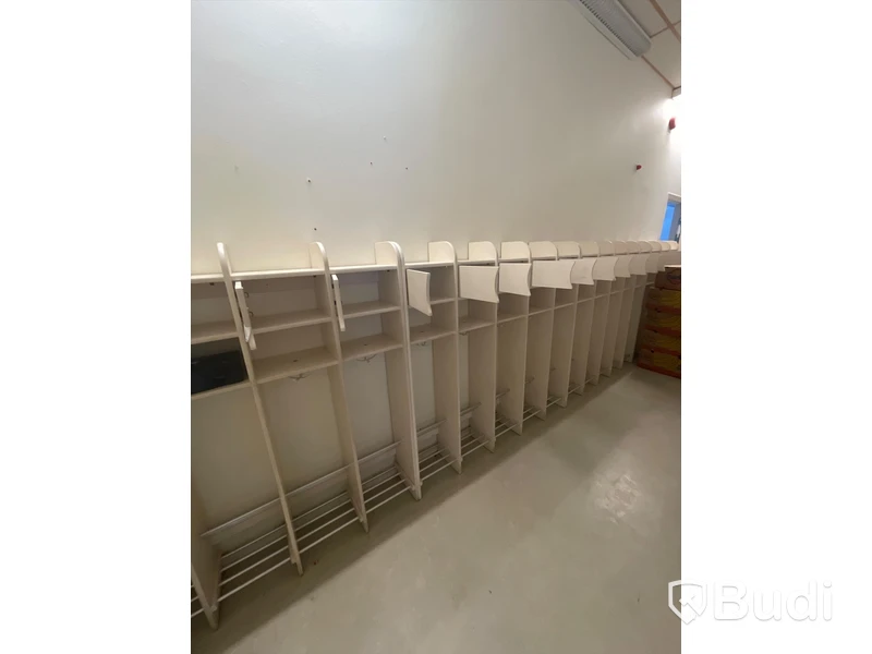 Klädförvaring 9st med 39 platser