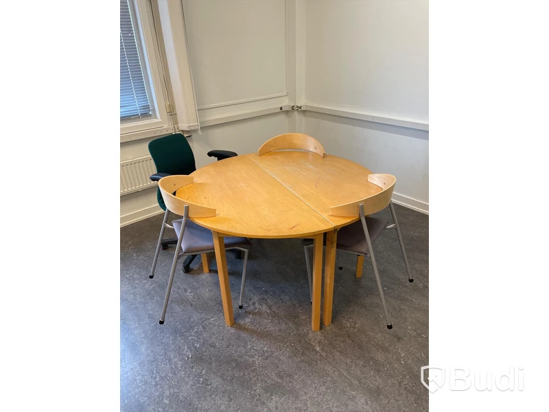 16st Skolbänkar och div. Möbler