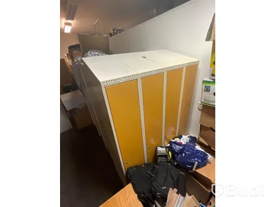 10 st Omklädningsskåp med 4 skåp i varje Obs! Nycklar saknas