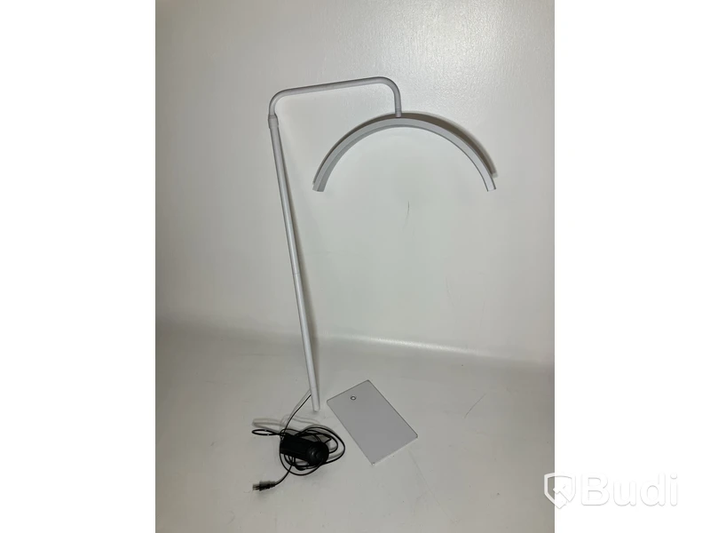 Lampa halvmåneformad