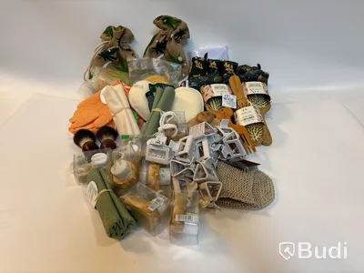 Parti med olika skönhetsprodukter från Body Shop