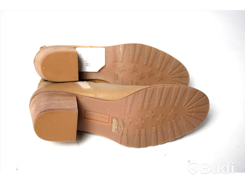 Stövlar i skinn - She store Boots Sandra Taupe, strl 40, ca Nypris 1199 kr (Obs! Olika nyans på skorna pga blekta)