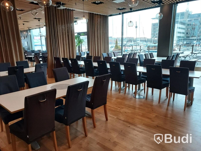 Restaurangbord 180x80 med hjul på en sida, 5 st bord
