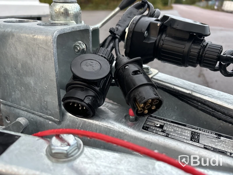 Skåpsläp Brenderup CE100035R - 2024